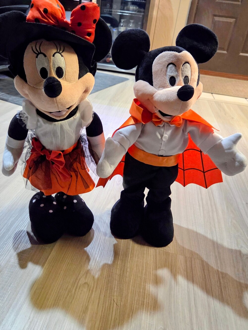 Disney Halloween Mickey And Minnie Greeters